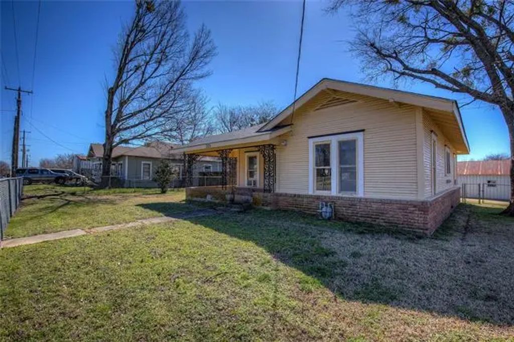 305 W Main Street, Cumby