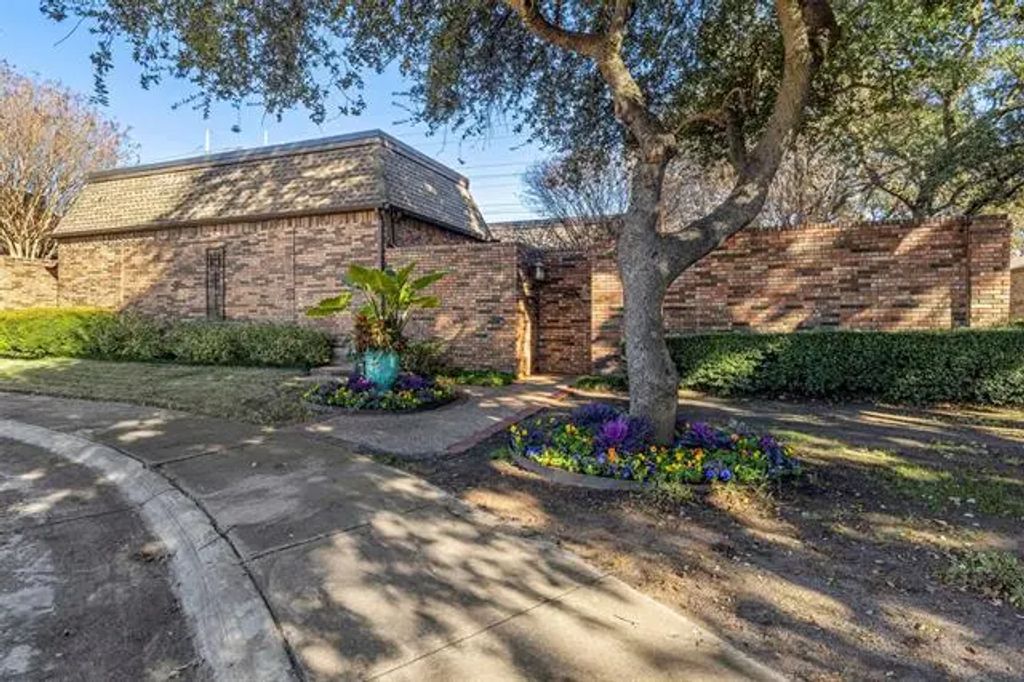 1604 Banbury Lane, Carrollton