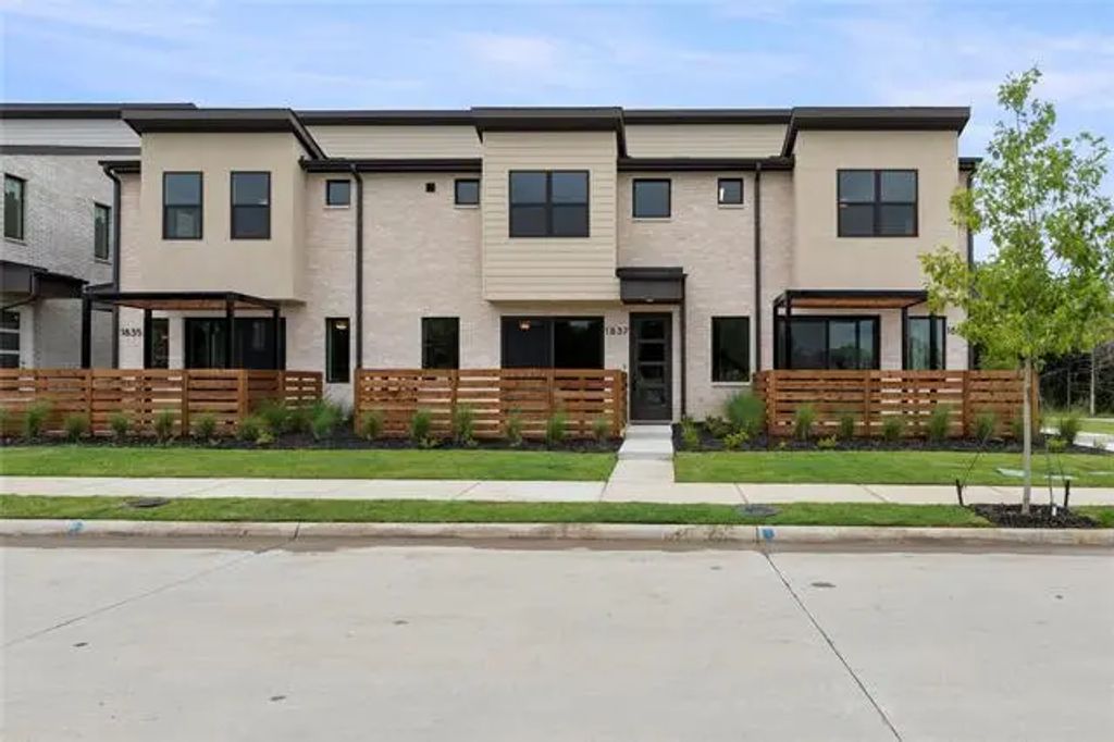 1837 Azalea Drive, Melissa