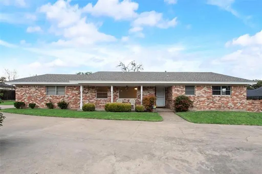 8504 Berend Court, Benbrook