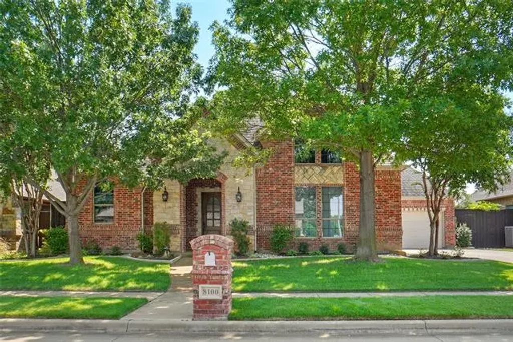 8100 Oak Knoll Drive, North Richland Hills