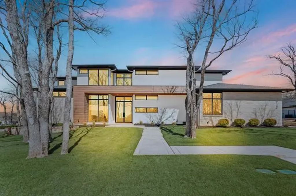 712 Sawyer Drive, Colleyville