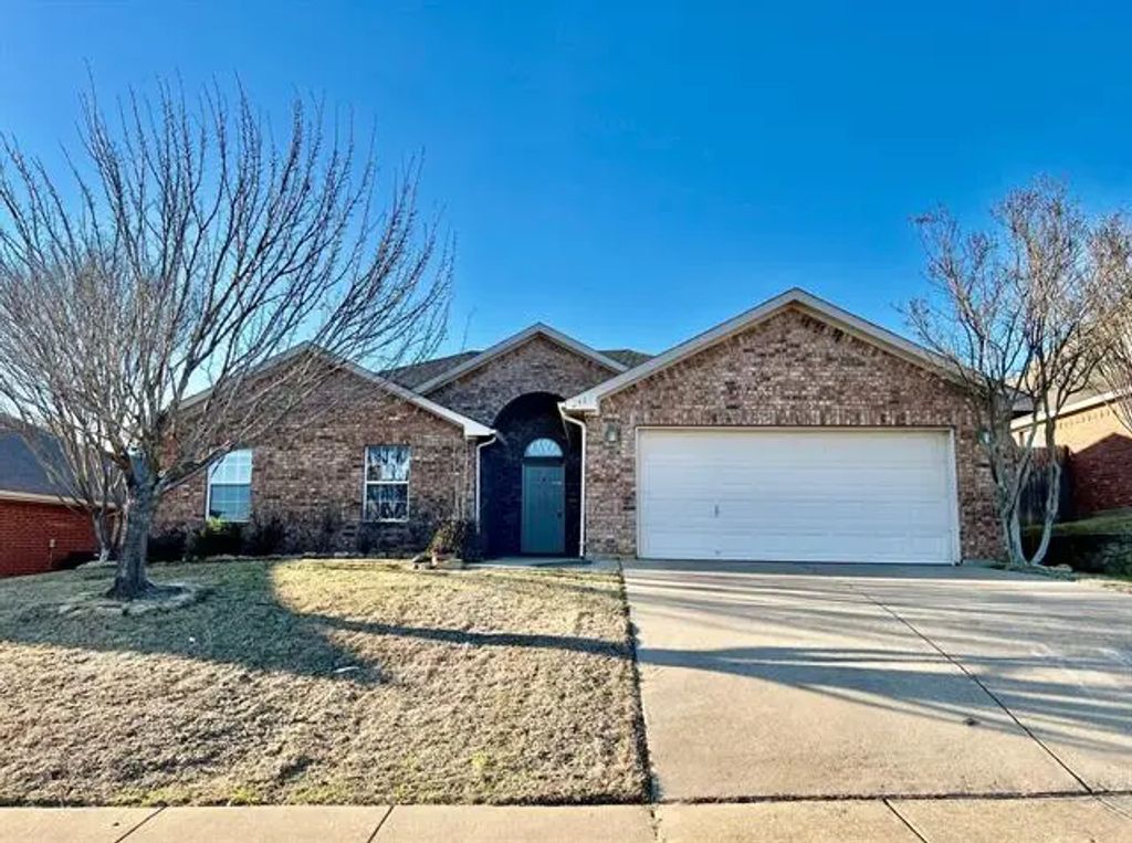 2436 Castle Pines Drive, Burleson