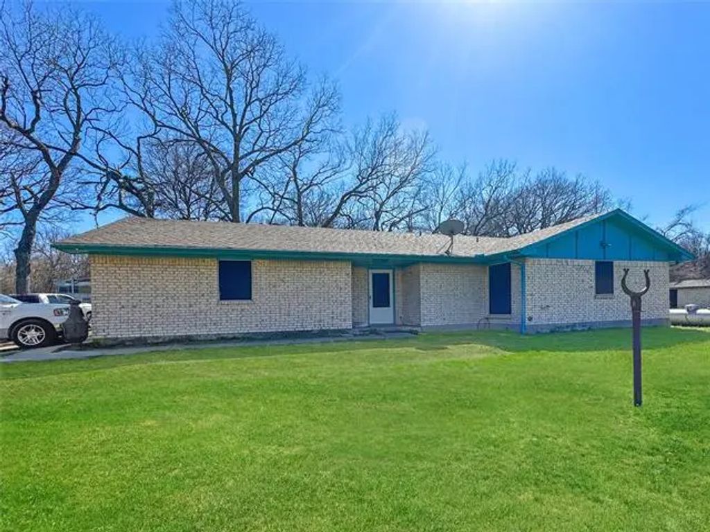 315 Low Water Road, Grandview