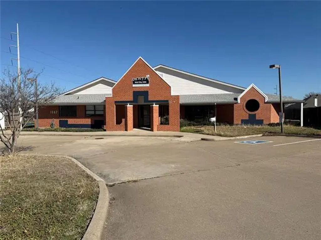 1597 Glencairn Lane, Lewisville