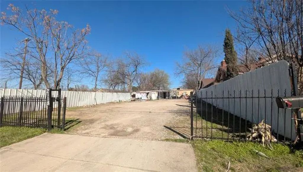 2118 S Beckley Avenue, Dallas