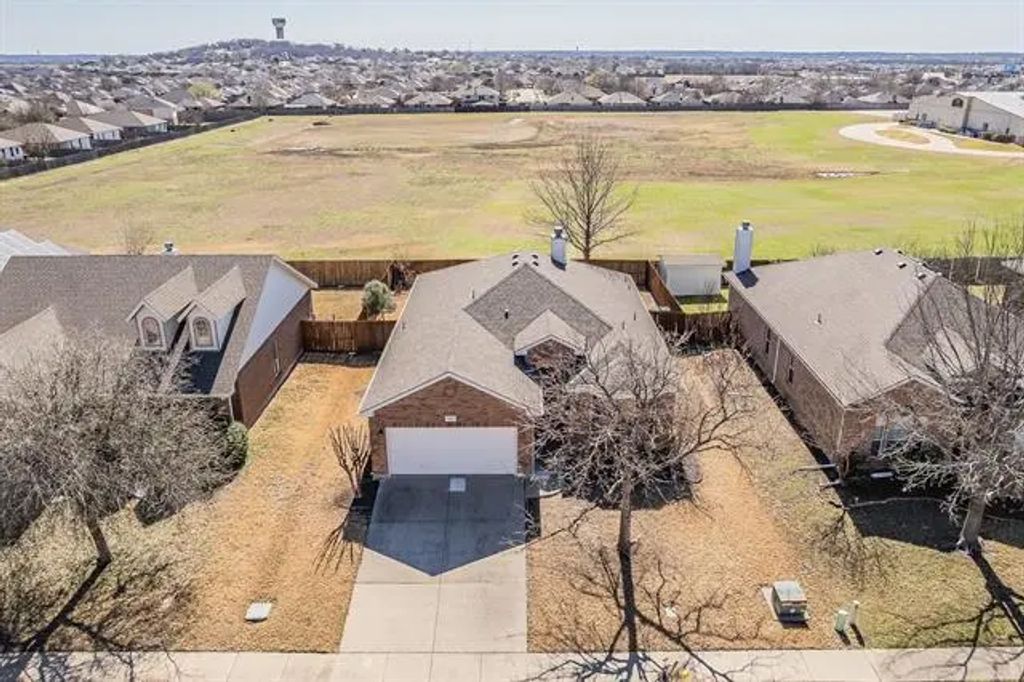 1013 Vista View Drive, Burleson