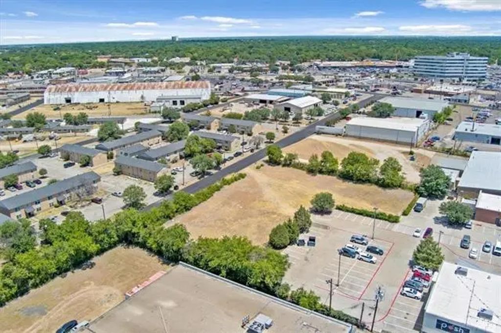 Unk W Waco Drive, Waco
