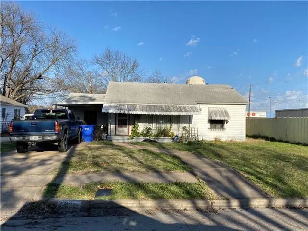 3825 N 20th, Waco