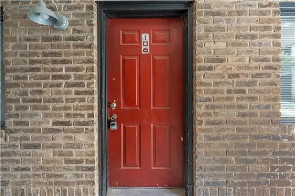 1421 S 12th Street 106, Waco