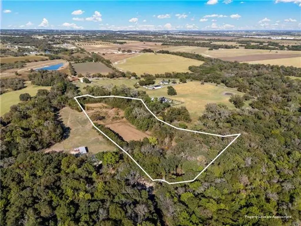 222 Deer Bottom Road, Bruceville Eddy