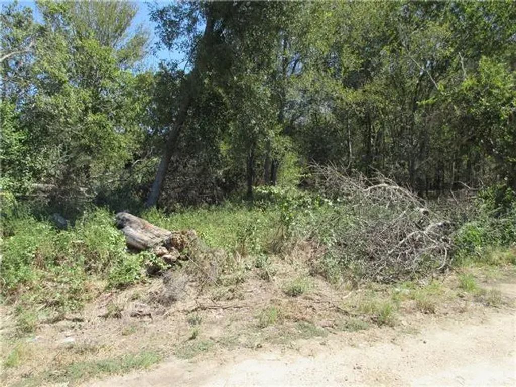 Cr 2872 Street, Marlin