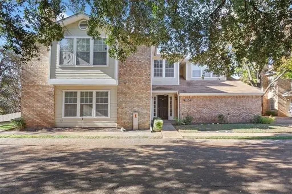2306 Melissa Drive H4, Waco