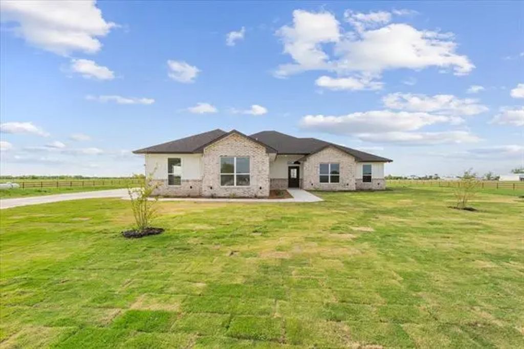 108 Cougar Lane, Lott
