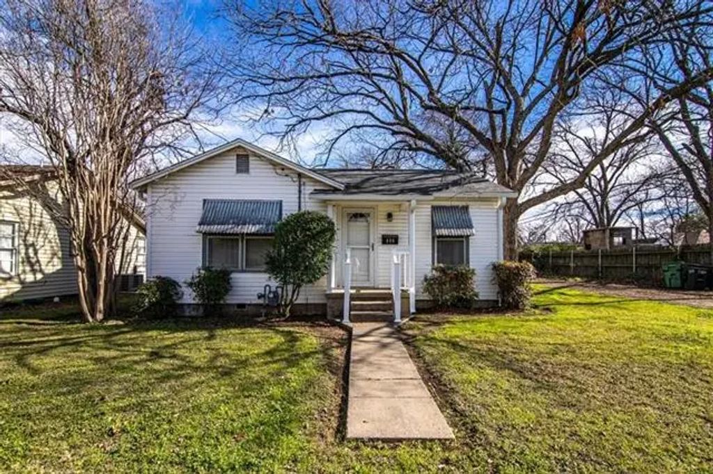 606 N Davis Street, West
