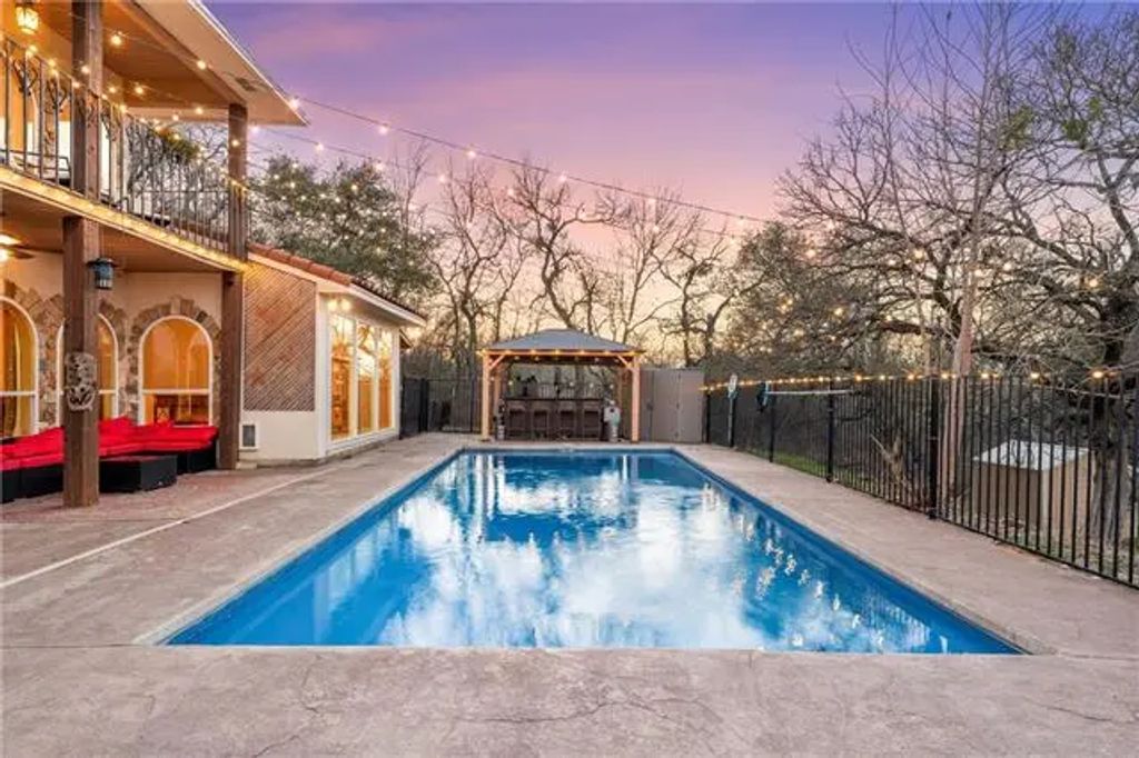 439 Cr 414, Chilton