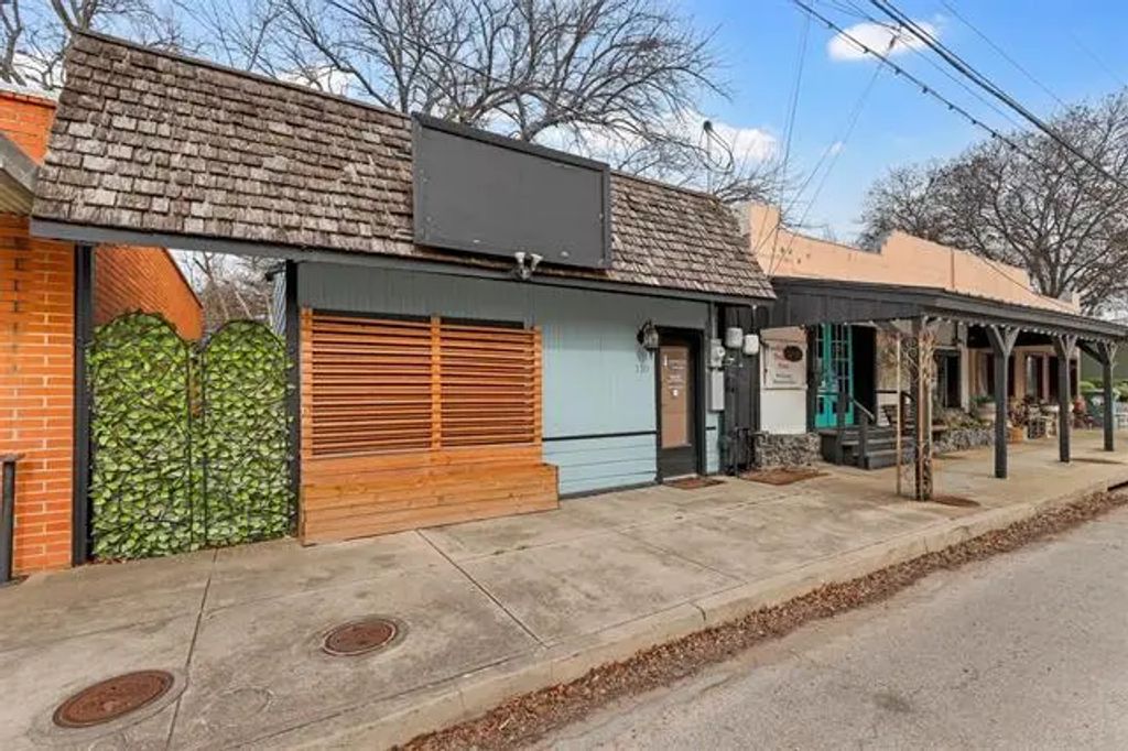 110 Barnard Street, Glen Rose