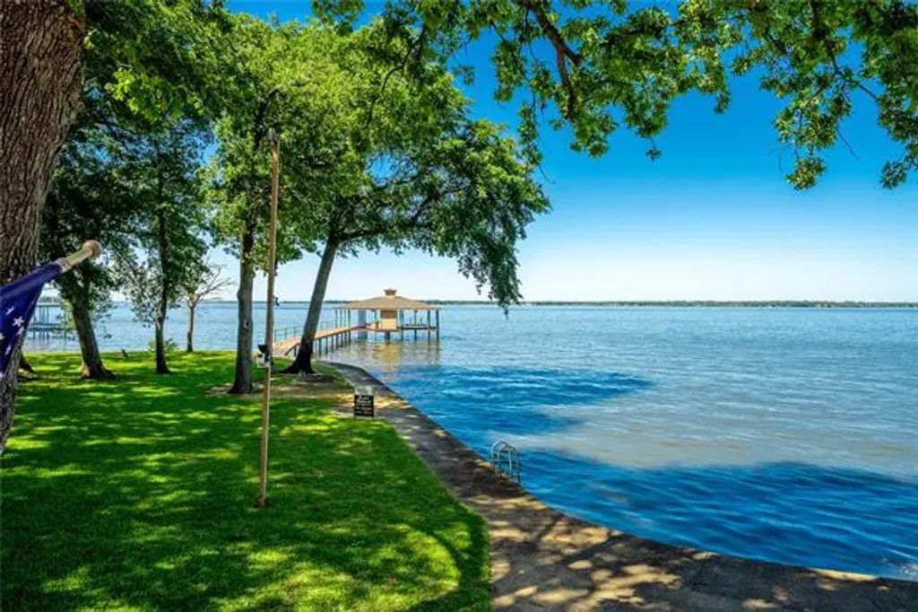102 Brentwood Estates Drive, Trinidad