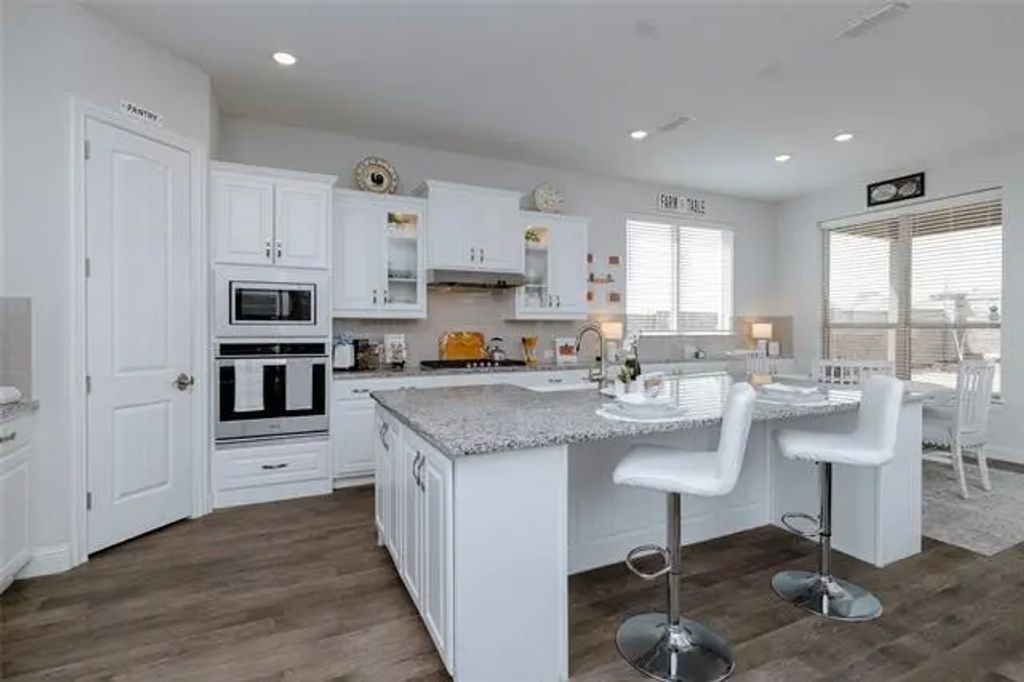 1628 Eleanor Drive, Fort Worth