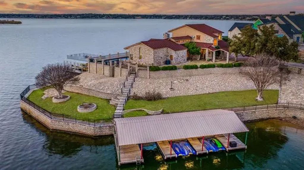 6100 Gran Tera Court, Granbury
