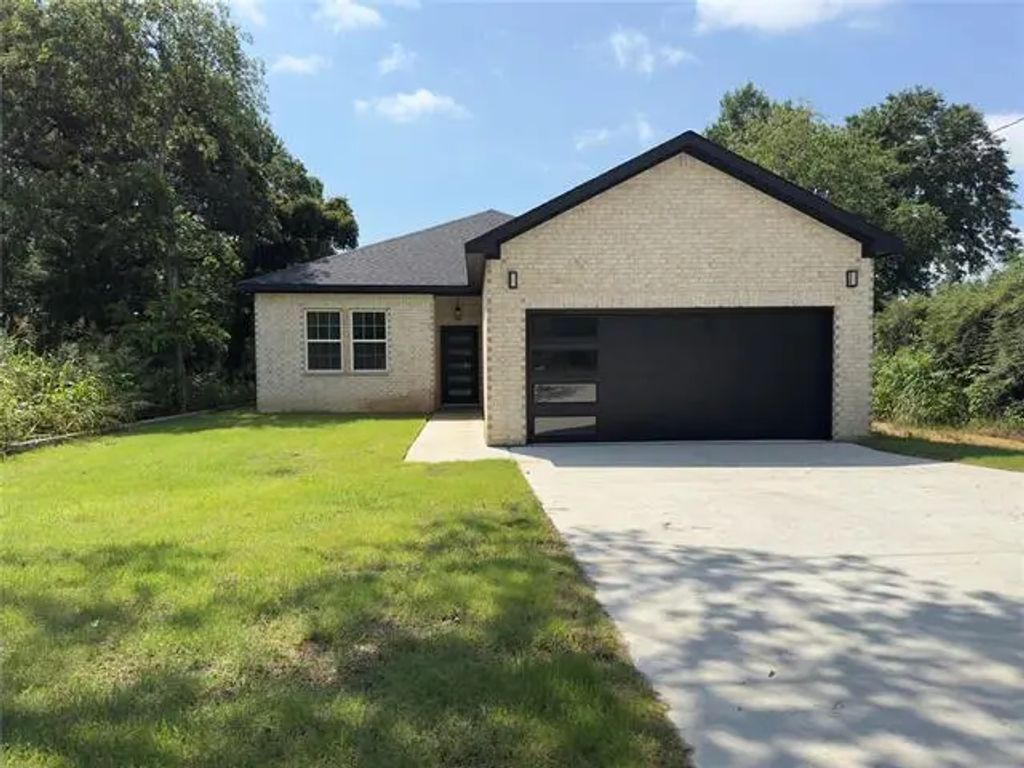 324 Lakey Road, Seagoville