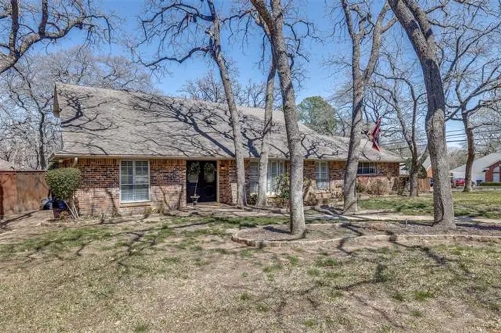 2501 High Oak Drive, Arlington