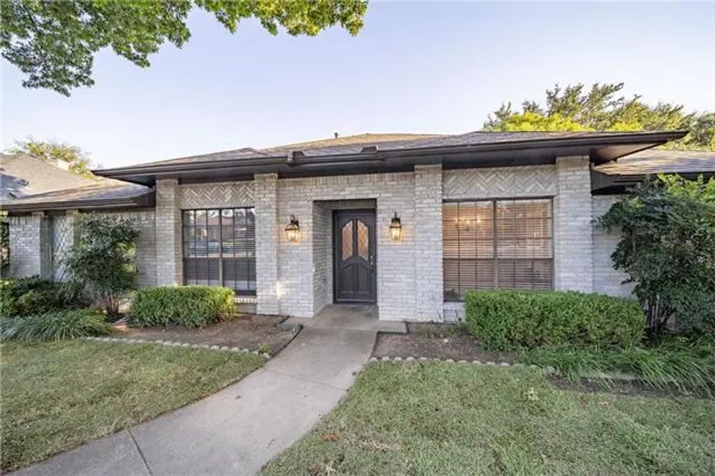 5722 Winding Woods Trail, Dallas