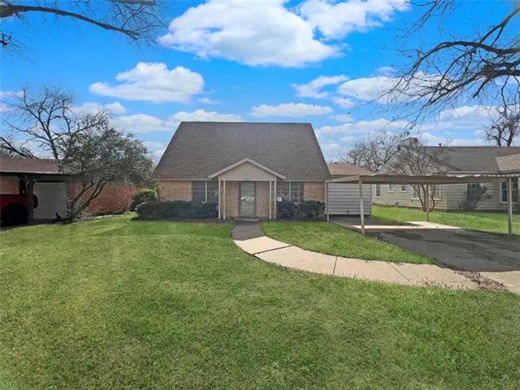 2301 Berkley Street, Brownwood