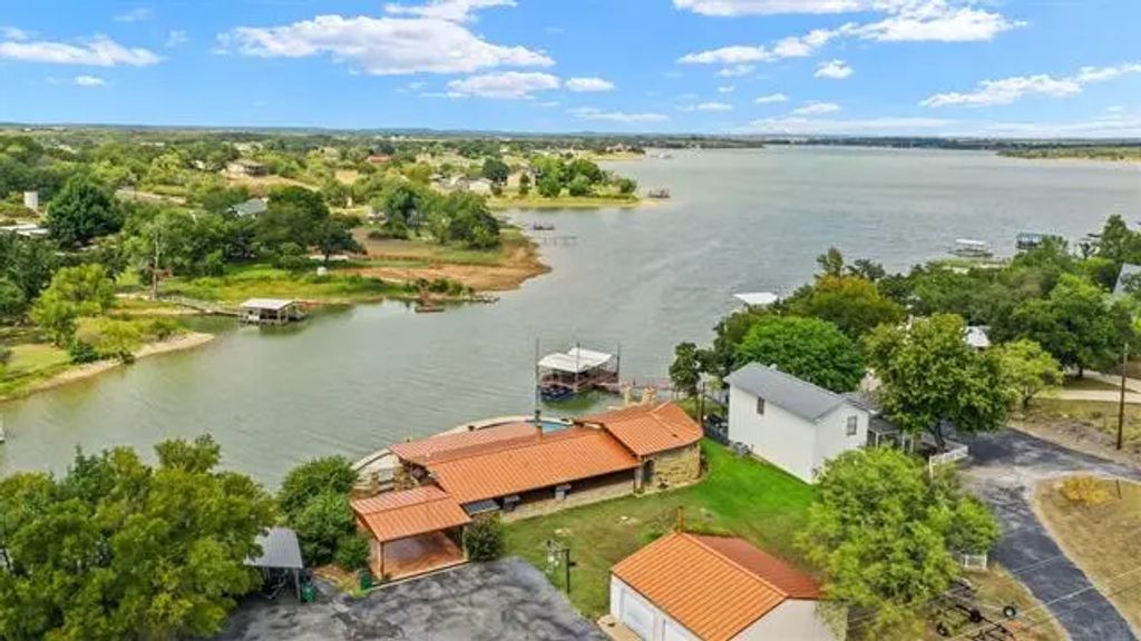 1598 Fm 3003, Graham