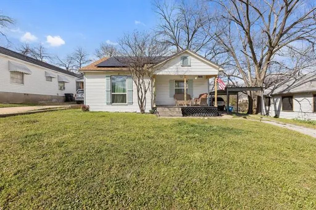 1505 W Johnson Street, Denison
