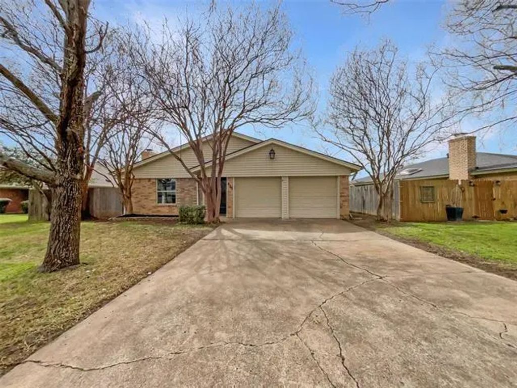 925 Old Mill Circle, Irving