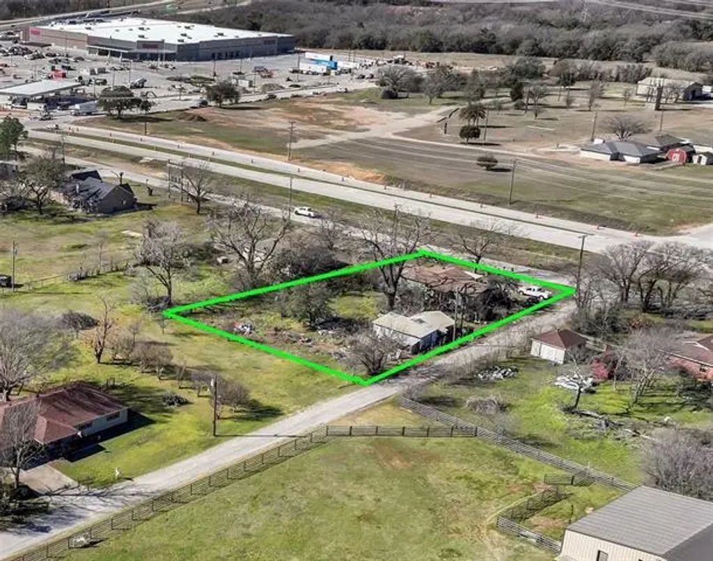 215 Center Point Road, Weatherford