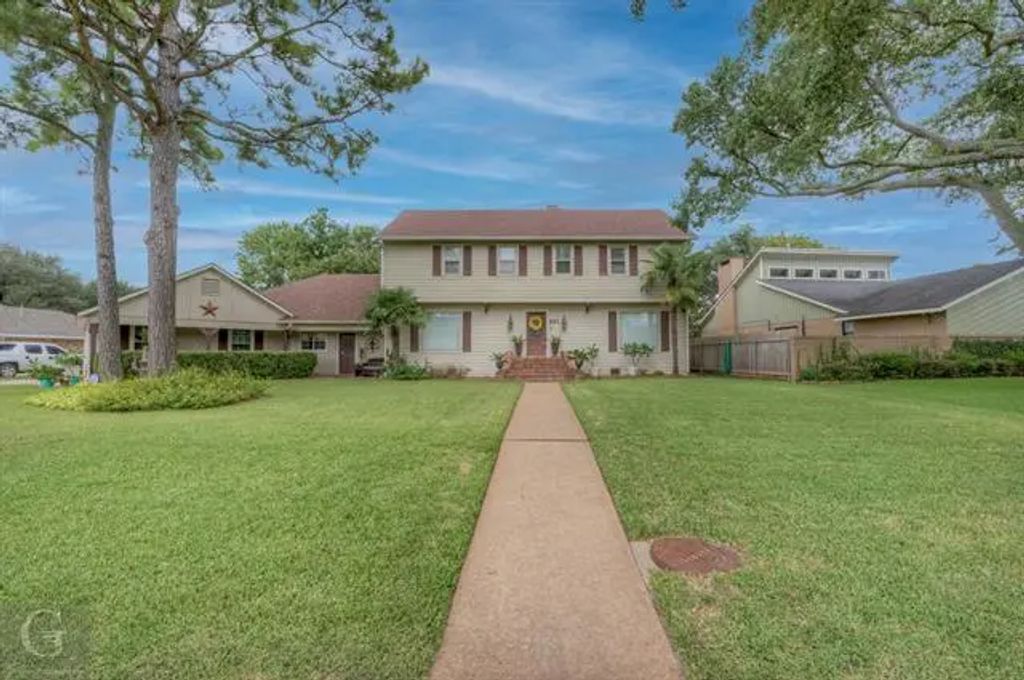 221 Summit Drive, Bossier City