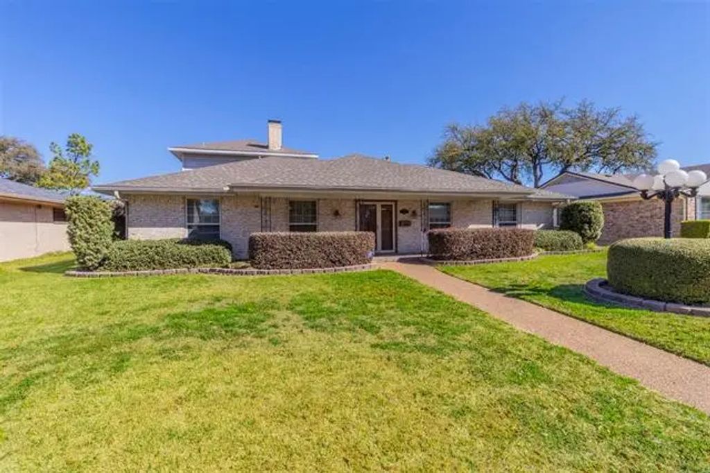 2881 Selma Lane, Farmers Branch