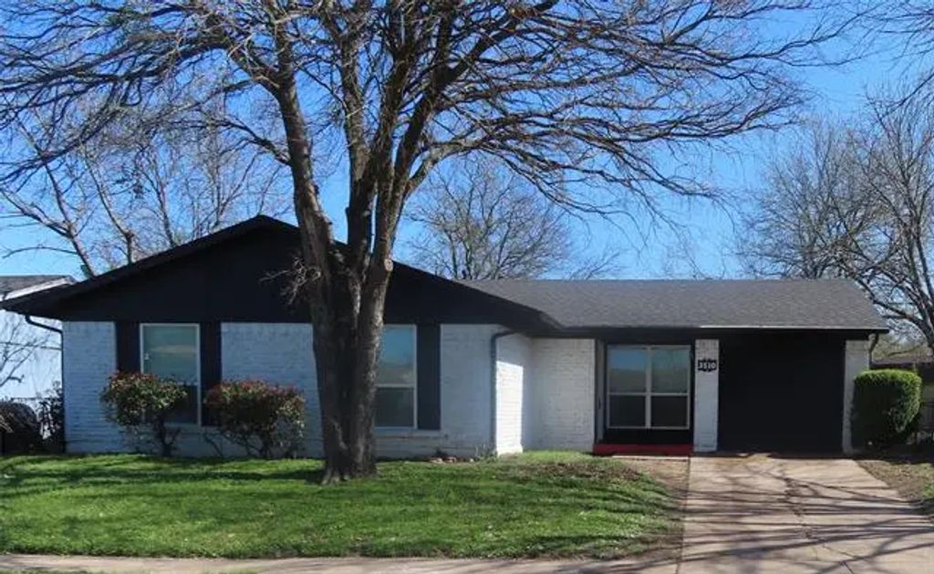 3510 Pacesetter Drive, Dallas