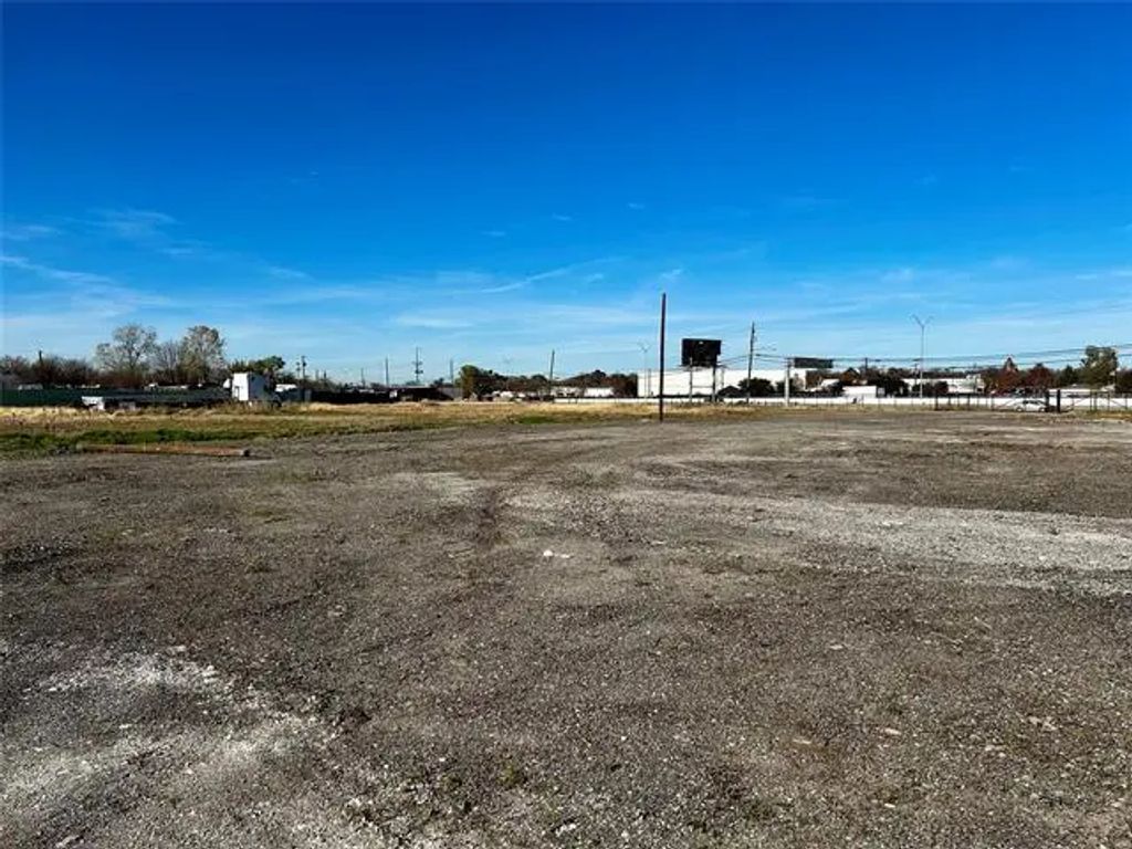 8501 C F Hawn Freeway, Dallas