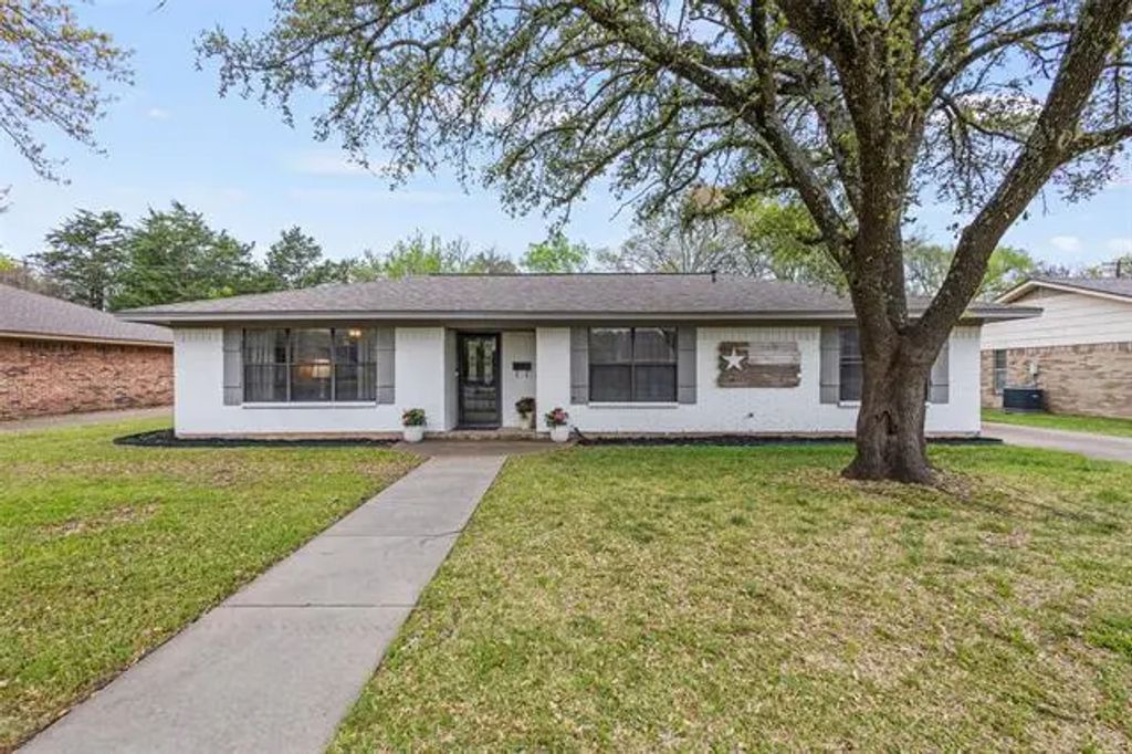 801 Wes Michael Road, Bonham