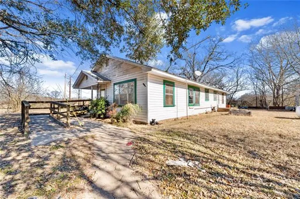 825 County Road 2511, Naples