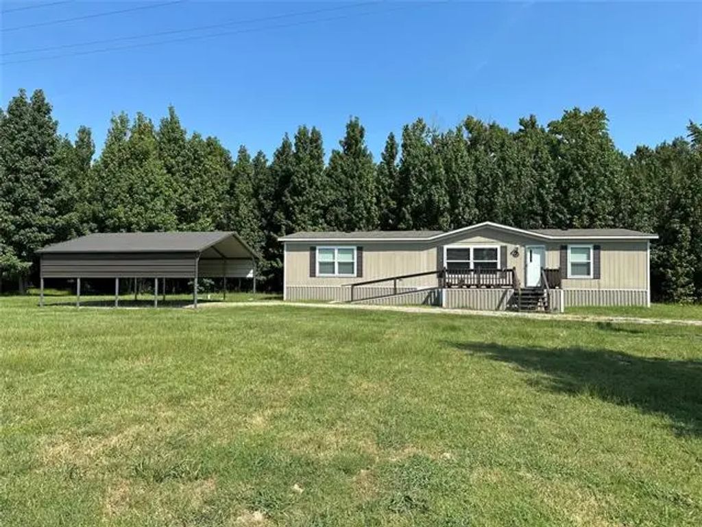 7227 County Road 3700, Athens