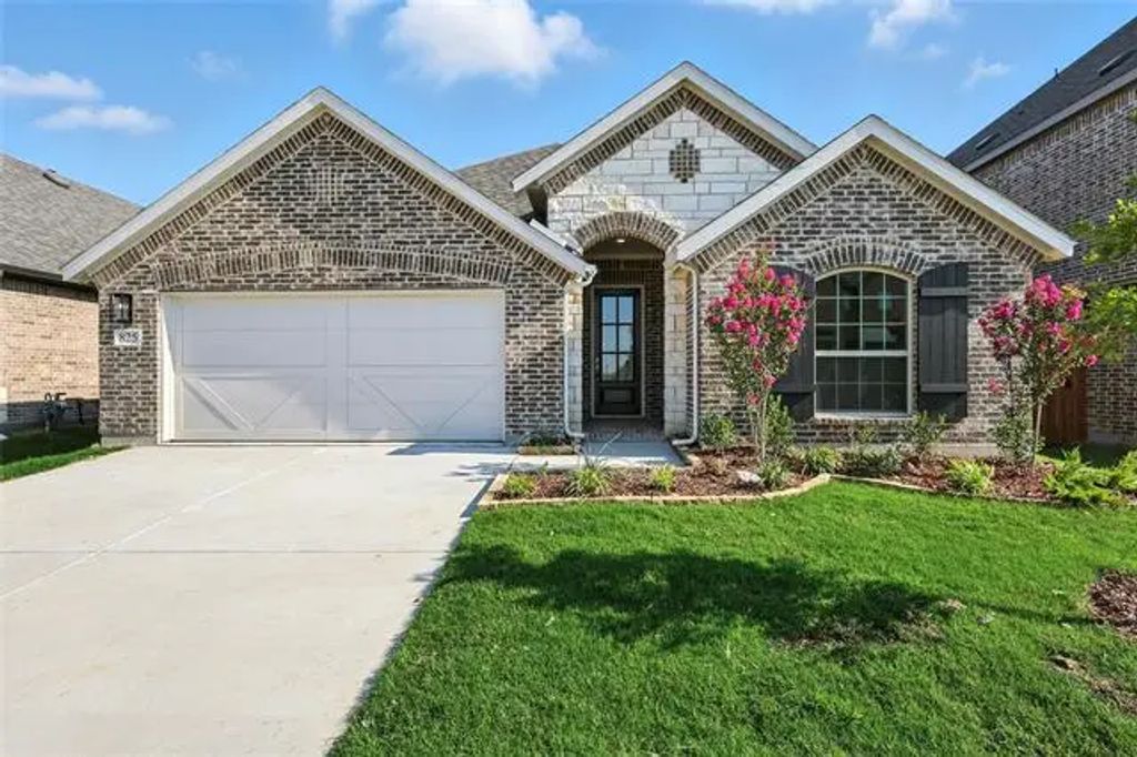 825 Alderwood Drive, Red Oak