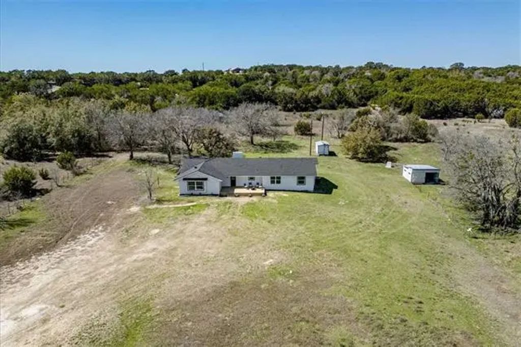451 Burt Lane, Gatesville