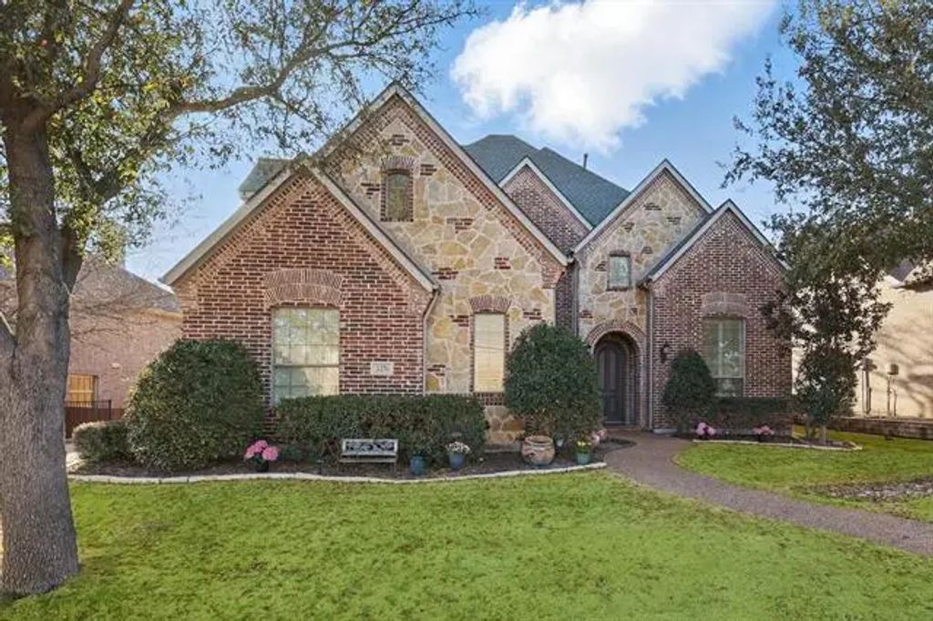 3376 Castlewood Boulevard, Highland Village