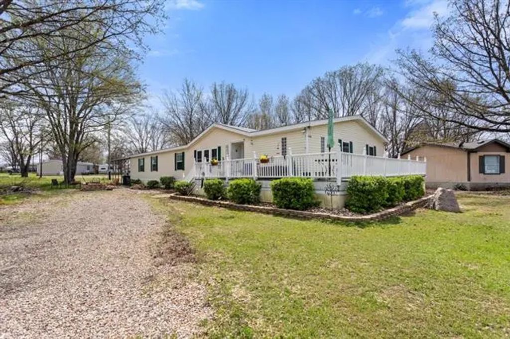 448 Broken Bow Lane, Quitman