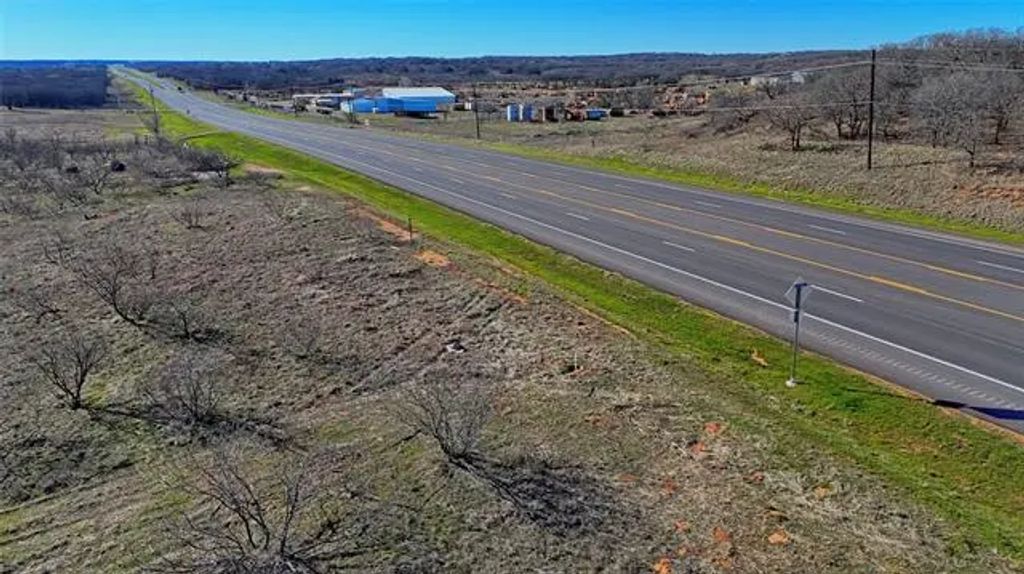 W Hwy 82, Nocona