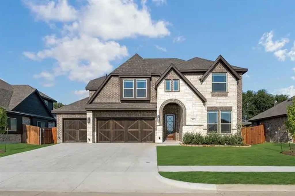 207 Memory Lane, Waxahachie