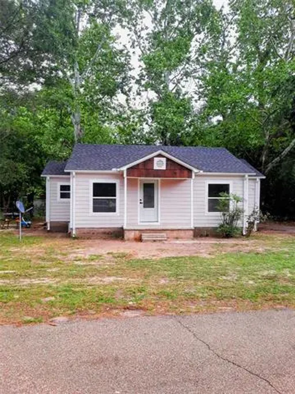 914 N Walnut Street, Winnsboro