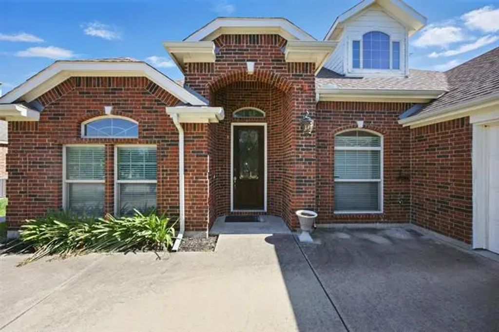 707 Cross Creek Drive, Cedar Hill