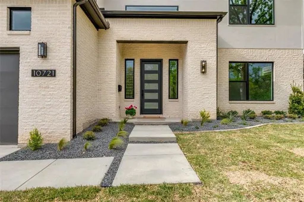 10721 Clearbrook Lane, Dallas