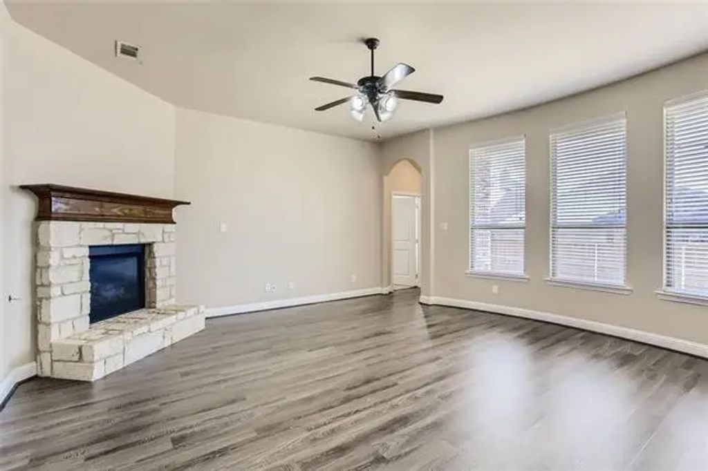 1636 Veneto Drive, McLendon Chisholm