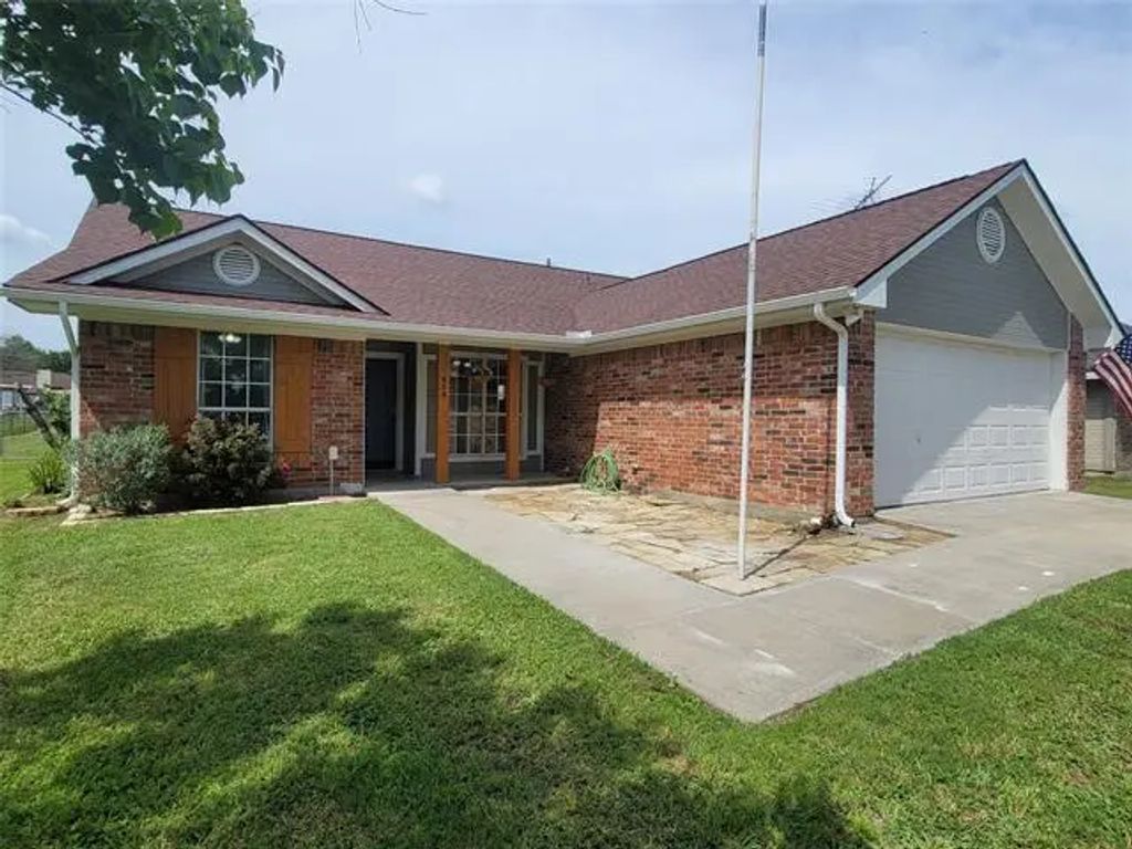 608 Concho Drive, Oak Point